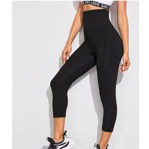 NWT High Waist Solid Wide Band Capri Leggings L